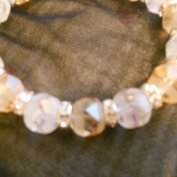 Glass, Gold and Clear, & frosted Beads Bracelet - Picture 4 of 5